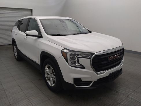 Used 2024 GMC Terrain SLE FWD image 13