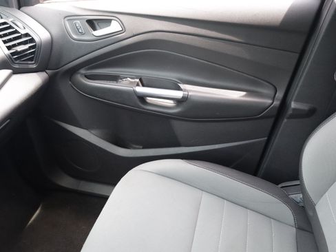 Used 2016 Ford Escape SE FWD image 12