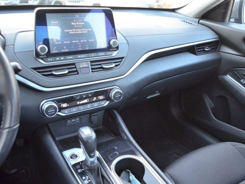 Used 2020 Nissan Altima 2.5 SV image 24