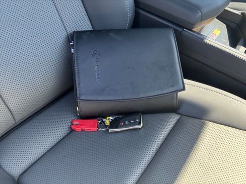 Used 2024 Lexus GX 550 w/ Accessory Package (Z1) image 34