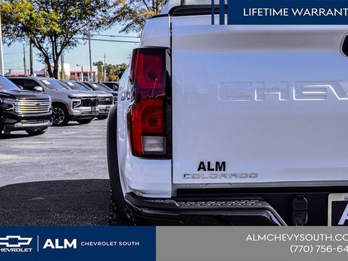 New 2026 Chevrolet Colorado ZR2 w/ Technology Package AWD/4WD image 15