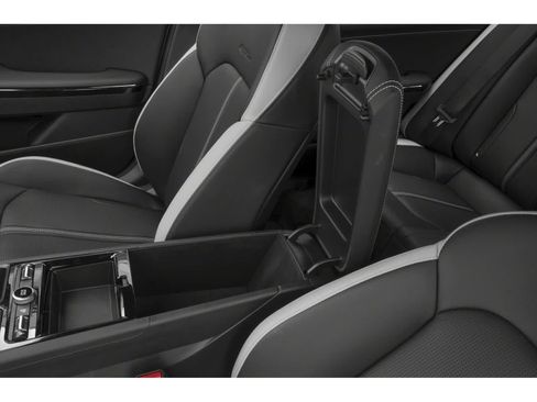 Used 2025 Kia K5 GT-Line w/ GT-Line Premium Package FWD image 9