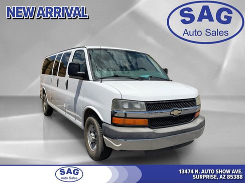 Used 2015 Chevrolet Express 3500 LT w/ LT Preferred Equipment Group RWD image 1