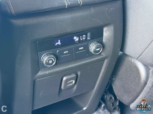 Used 2020 Chevrolet Traverse LT FWD image 29