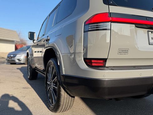 Used 2025 Lexus GX 550 image 43