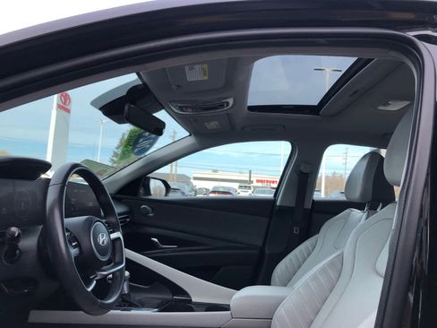 Certified 2024 Hyundai Elantra Limited image 32