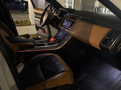 Used 2018 Land Rover Range Rover Sport HSE Dynamic image 18