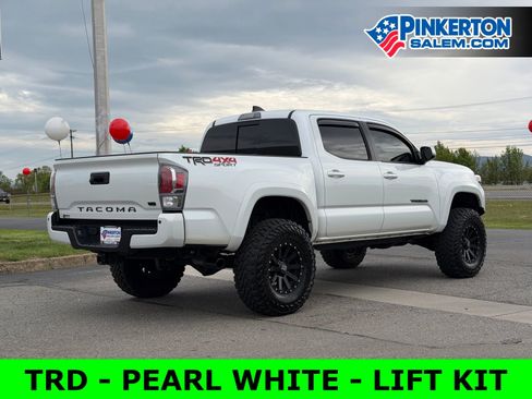Used 2023 Toyota Tacoma TRD Sport w/ Technology Package AWD/4WD image 4