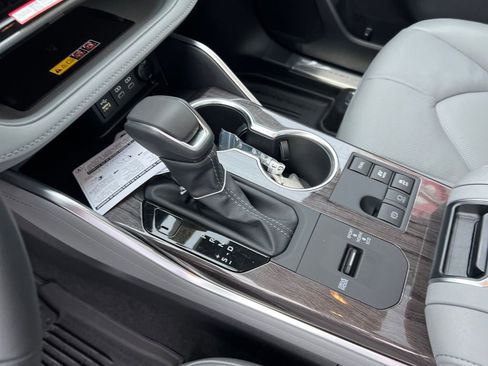 New 2026 Toyota Highlander Platinum image 26