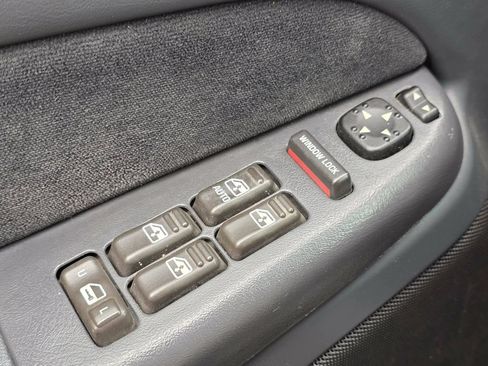 Used 2001 Chevrolet Silverado 2500 LS RWD image 25