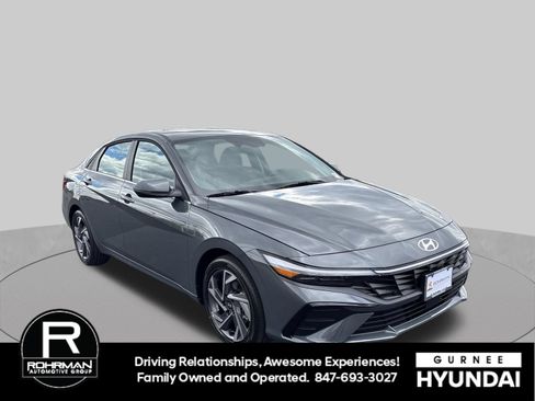 Used 2026 Hyundai Elantra Limited FWD image 2