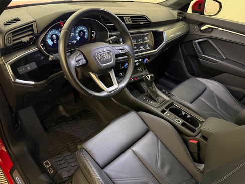 Used 2023 Audi Q3 2.0T Premium w/ Black Optic Sport Package AWD/4WD image 4
