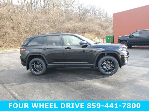 New 2025 Jeep Grand Cherokee Limited w/ Trailer Tow Package AWD/4WD image 3