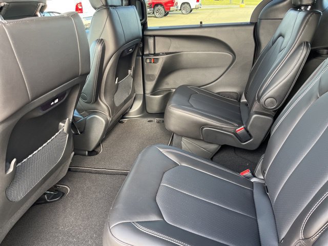 New 2026 Chrysler Pacifica Select w/ S Appearance Package FWD image 24
