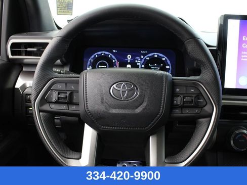 Used 2025 Toyota Tacoma TRD Sport image 19