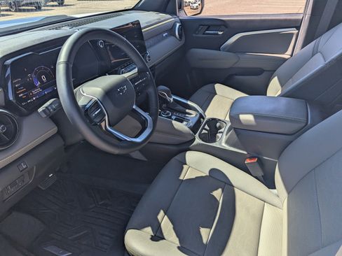 Certified 2025 Chevrolet Colorado ZR2 w/ Technology Package AWD/4WD image 13