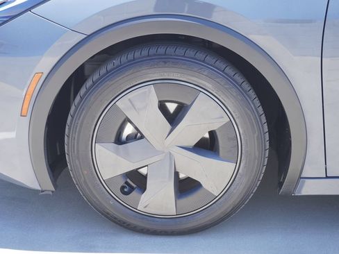 Certified 2023 Toyota Prius LE FWD image 20