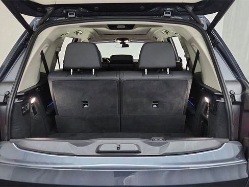 Used 2022 BMW X7 xDrive40i w/ Parking Assistance Package image 17