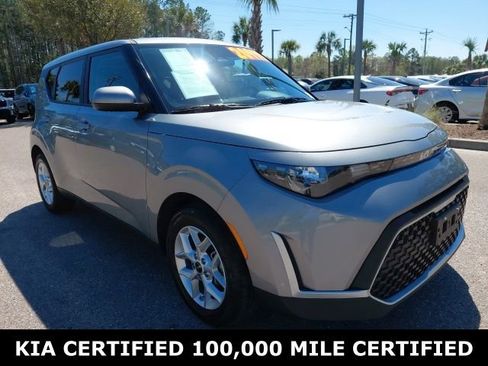 Certified 2025 Kia Soul LX image 3