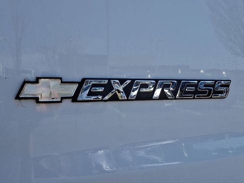 Used 2020 Chevrolet Express 3500 LS image 21
