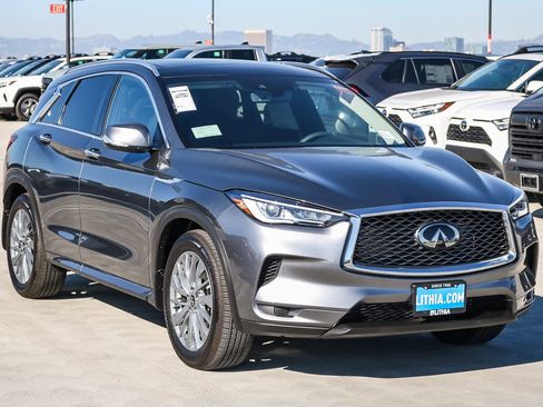 New 2025 INFINITI QX50 Luxe image 3