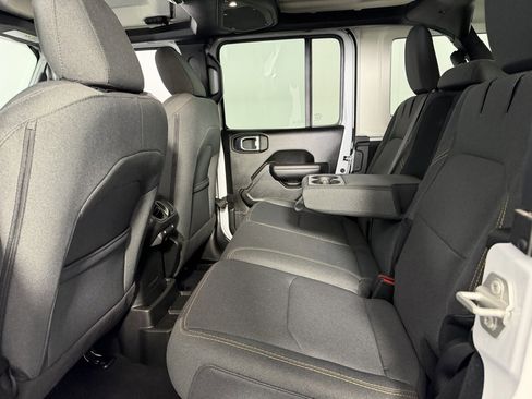 Used 2024 Jeep Wrangler Unlimited w/ Convenience Group image 25