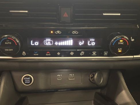 Used 2022 Nissan Rogue SL w/ SL Premium Package image 24