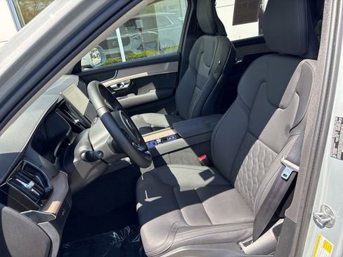 Used 2025 Volvo XC90 B6 Plus AWD/4WD image 19