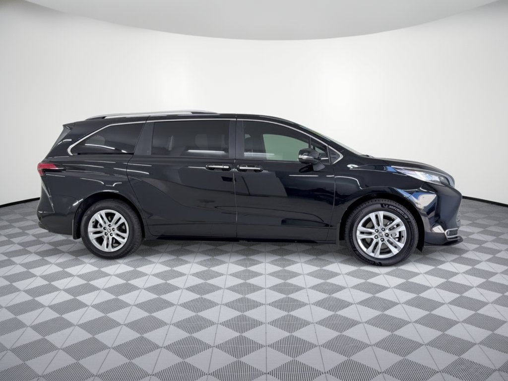 Certified 2026 Toyota Sienna Limited FWD image 8