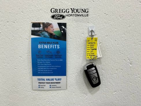 Used 2024 Ford Expedition XLT image 38