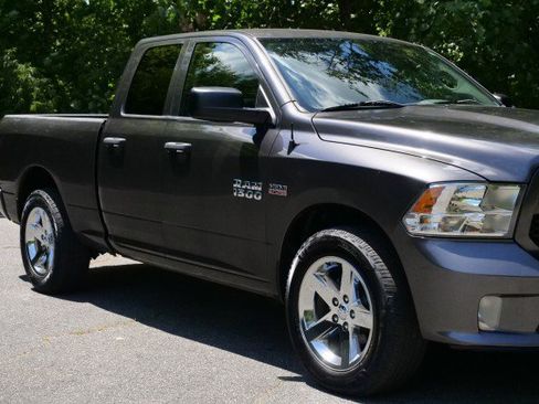 Used 2014 RAM 1500 Express RWD image 37