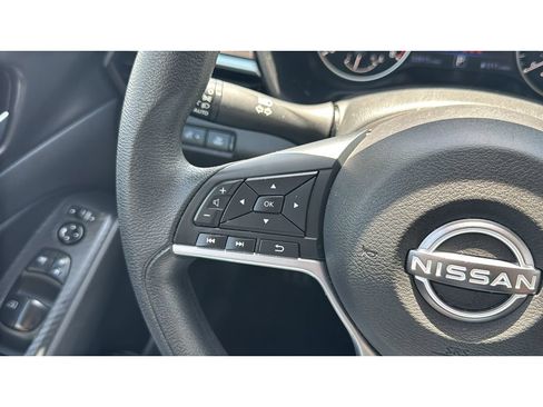 Used 2025 Nissan Altima 2.5 SV FWD image 25