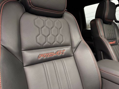 Used 2024 Nissan Frontier PRO-4X w/ Pro Premium Package image 19