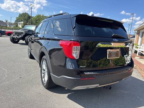 Used 2020 Ford Explorer XLT w/ Equipment Group 202A AWD/4WD image 12