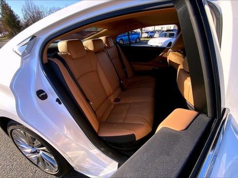 Used 2023 Lexus ES 300h w/ Luxury Package image 20