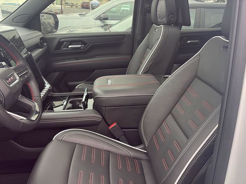 Used 2026 GMC Yukon AT4 Ultimate AWD/4WD image 12