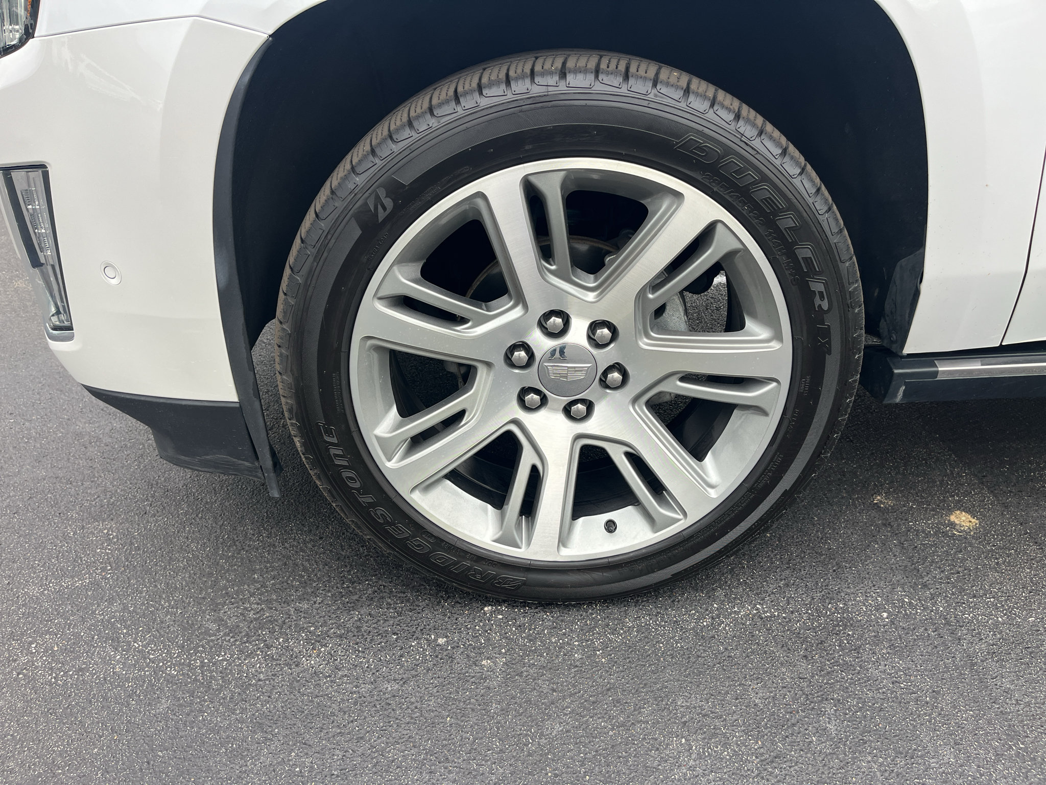 Used 2018 Cadillac Escalade Premium Luxury AWD/4WD image 11