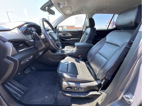 Used 2019 Chevrolet Traverse LT w/ LT Premium Package FWD image 11