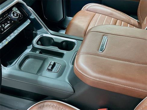 Used 2024 GMC Sierra 3500 Denali Ultimate image 17