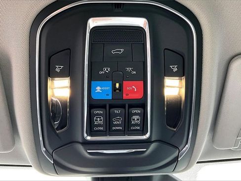 Used 2021 Jeep Grand Cherokee L Limited image 24