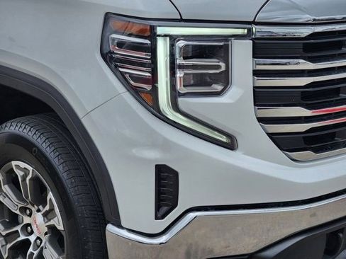 Used 2026 GMC Sierra 1500 SLT image 9
