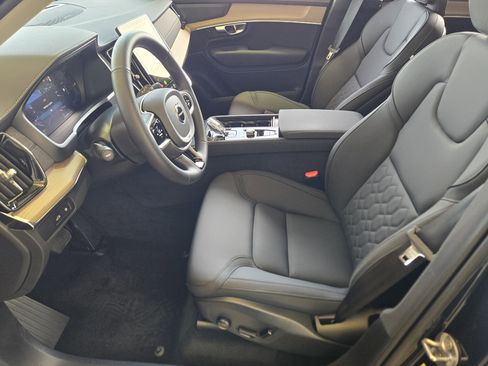 Used 2025 Volvo XC90 T8 Plus w/ Protection Package Premier image 19