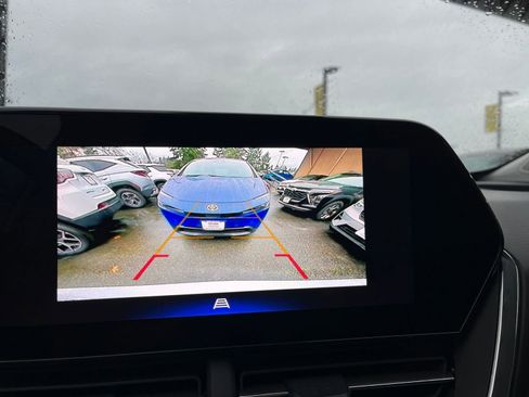 Used 2025 Chevrolet Trax LT image 17