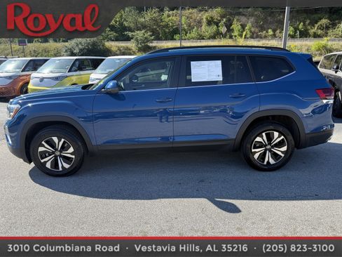 Certified 2025 Volkswagen Atlas SE image 8