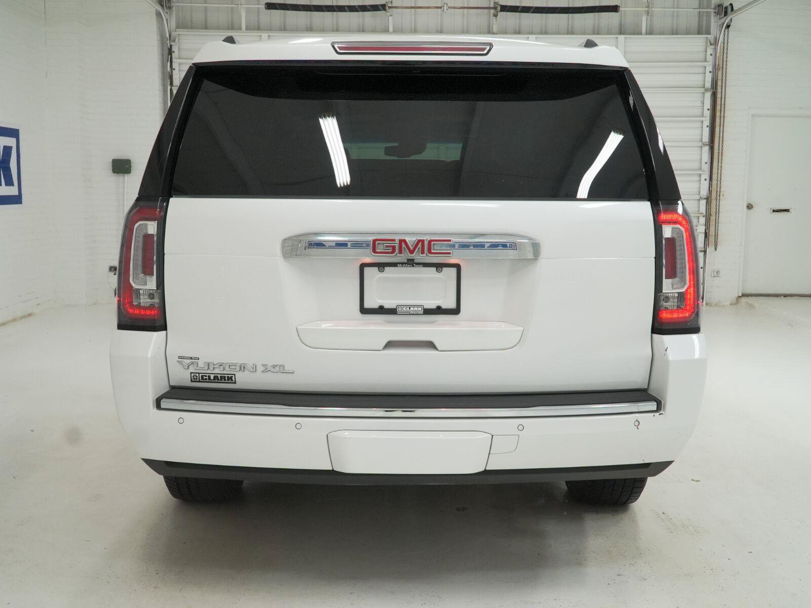 Used 2018 GMC Yukon XL Denali w/ Denali Ultimate Package AWD/4WD image 28