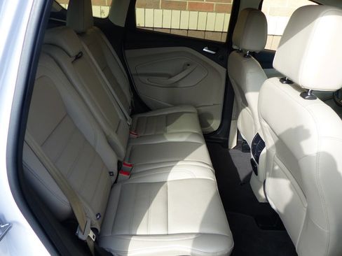 Used 2017 Ford Escape Titanium image 39