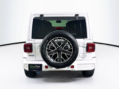 Used 2023 Jeep Wrangler Unlimited Sahara AWD/4WD image 7