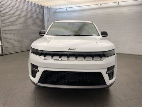 New 2026 Jeep Grand Wagoneer L 2WD image 9