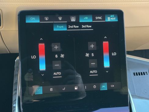 Used 2025 Cadillac Escalade IQ Sport 2 AWD/4WD image 30