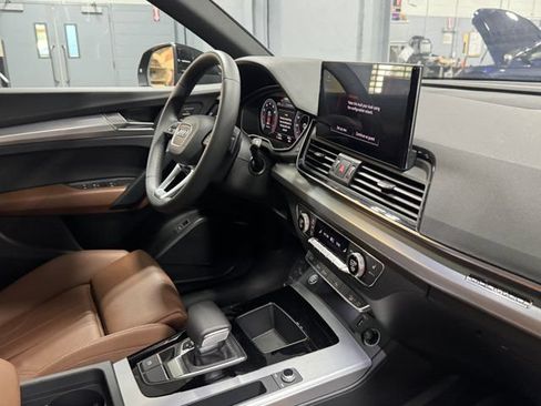 Used 2025 Audi Q5 2.0T Premium w/ Convenience Plus Package AWD/4WD image 30